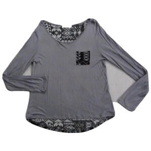 Heart Hips Women's Junior's Boat Neck Gray Tribal Blouse Shirt - L